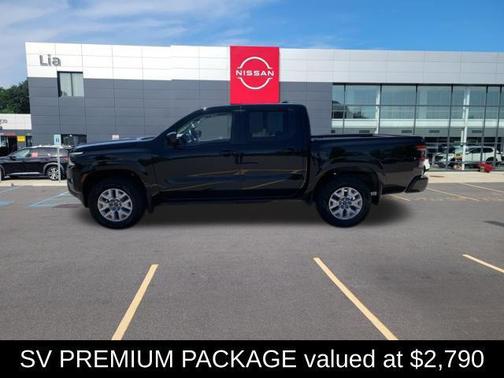 Super Black 2023 Nissan Frontier SV