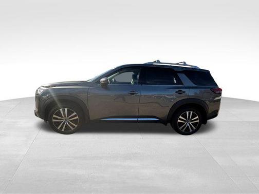 2024 Nissan Pathfinder Platinum FWD