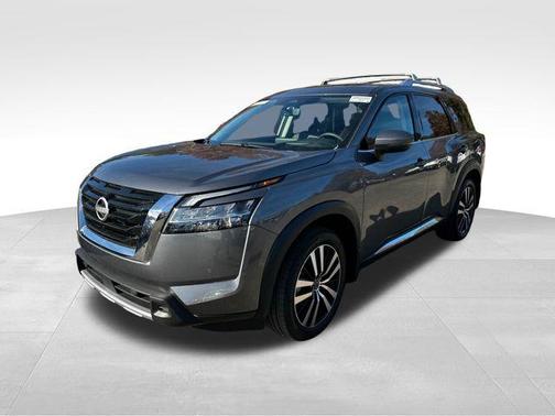 2024 Nissan Pathfinder Platinum FWD