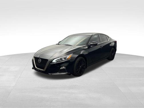 2021 Nissan Altima SR FWD