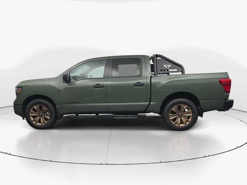 2024 Nissan Titan SV