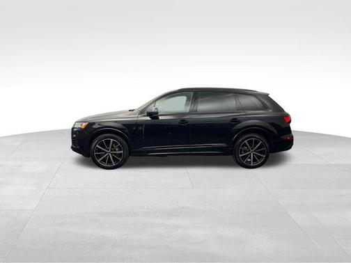 2022 Audi Q7 55 Premium Plus