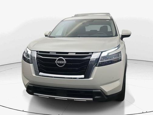 2024 Nissan Pathfinder SL 4WD