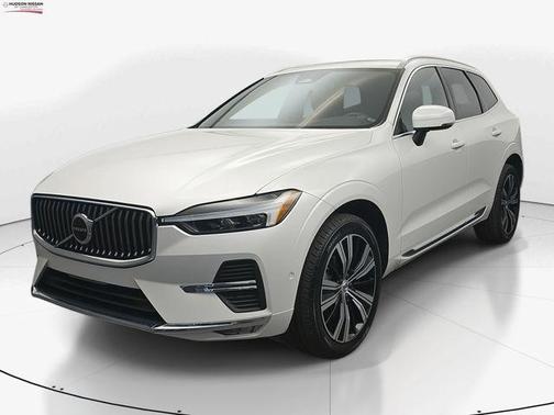 2023 Volvo XC60 B5 Plus Bright Theme