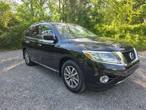 2016 Nissan Pathfinder SV