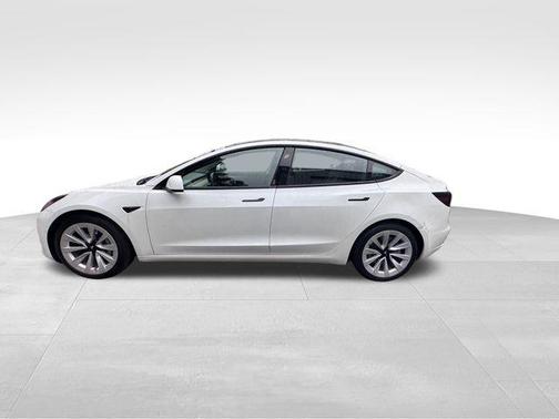 2022 Tesla Model 3 Standard Range