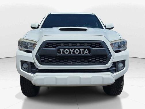 Super White 2016 Toyota Tacoma TRD Sport