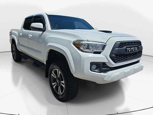Super White 2016 Toyota Tacoma TRD Sport