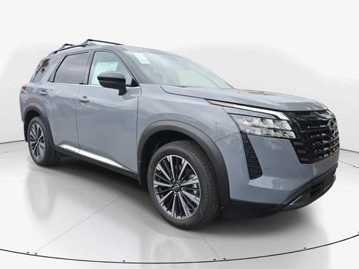 Boulder Gray/Super Black 2026 Nissan Pathfinder Platinum