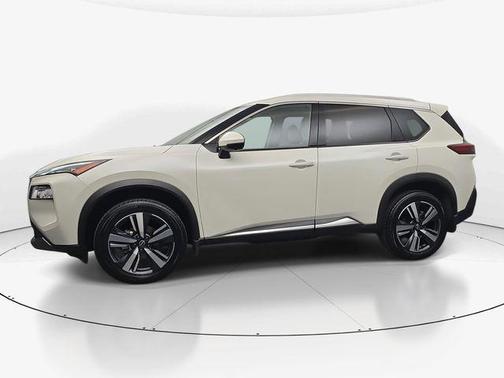 Pearl White Tricoat 2023 Nissan Rogue SL