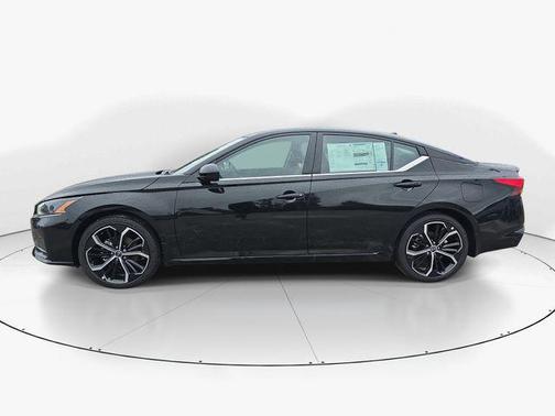 2025 Nissan Altima SR FWD
