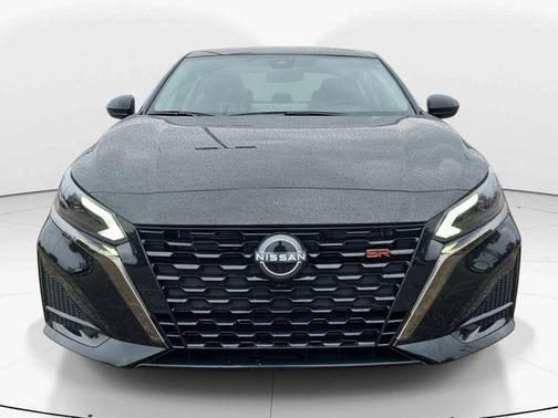 2025 Nissan Altima SR FWD