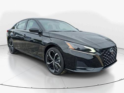 2025 Nissan Altima SR FWD