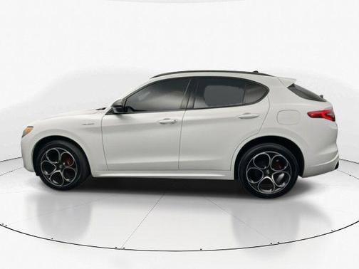 2022 Alfa Romeo Stelvio Ti
