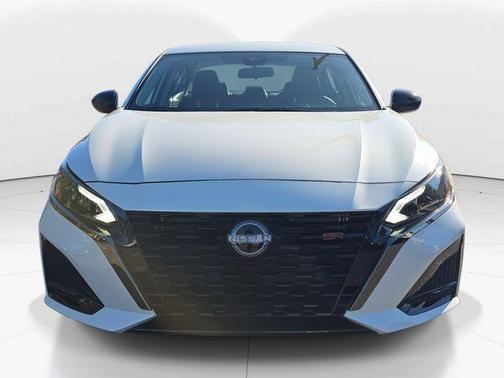 2025 Nissan Altima SR FWD