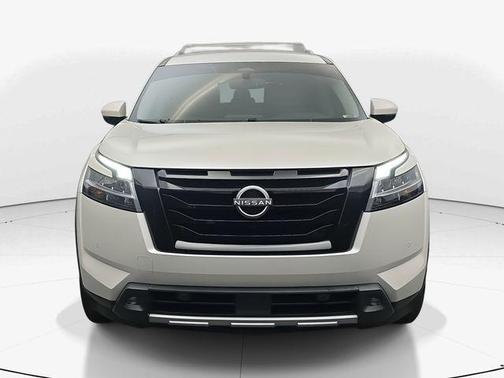 2022 Nissan Pathfinder SL 4WD
