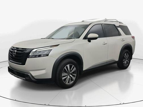 2022 Nissan Pathfinder SL 4WD