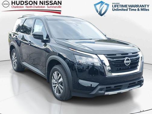 2025 Nissan Pathfinder SL FWD