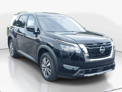 2025 Nissan Pathfinder SL FWD