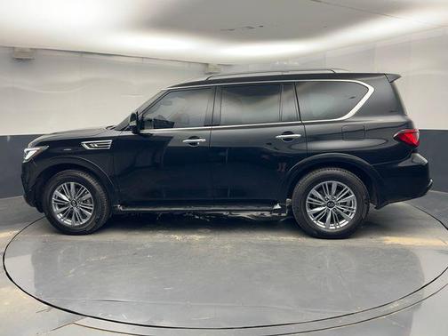 2023 INFINITI QX80 Luxe