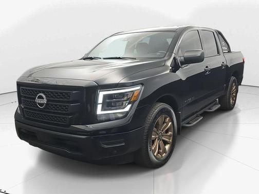 2024 Nissan Titan SV