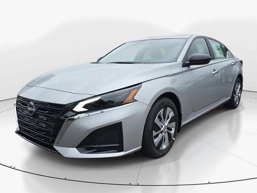 2025 Nissan Altima S FWD