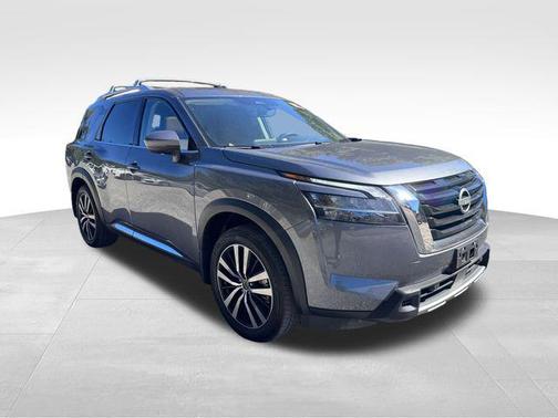 2024 Nissan Pathfinder Platinum FWD