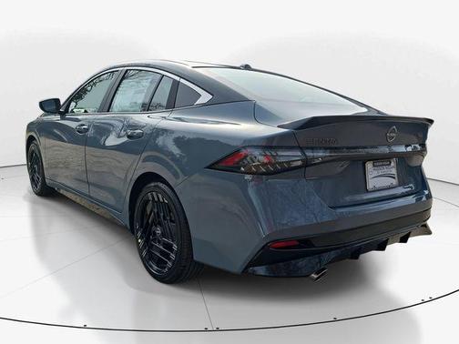 Atlantic Gray Metallic/Super Black wo-Tone 2026 Nissan Sentra SR