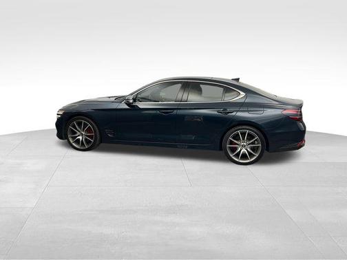 2022 Genesis G70 2.0T RWD