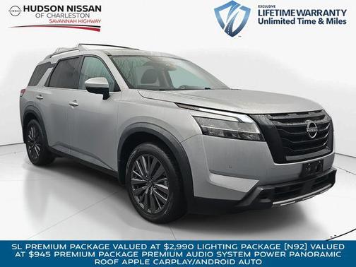 2023 Nissan Pathfinder SL FWD
