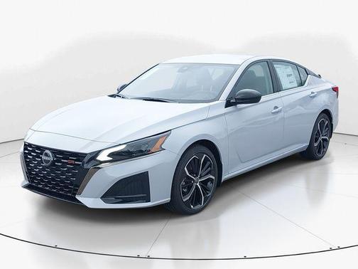 2025 Nissan Altima SR FWD