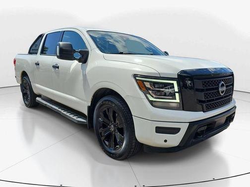 Glacier White 2023 Nissan Titan SV