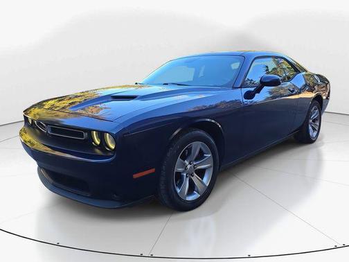2015 Dodge Challenger SXT