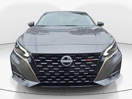 2025 Nissan Altima SR FWD