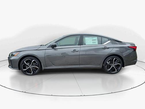 2025 Nissan Altima SR FWD