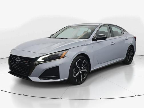 2023 Nissan Altima SR FWD