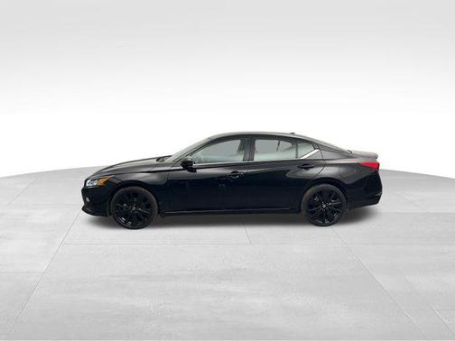2022 Nissan Altima SR FWD