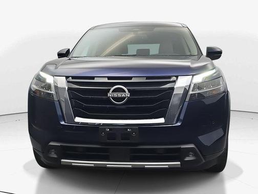 2022 Nissan Pathfinder SL 4WD