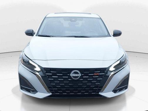 2025 Nissan Altima SR FWD