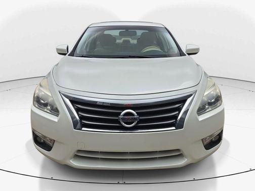 Pearl White 2015 Nissan Altima 2.5 SL