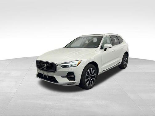 2023 Volvo XC60 B5 Plus Bright Theme