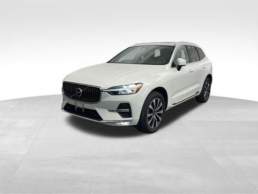 2023 Volvo XC60 B5 Plus Bright Theme