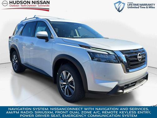 2025 Nissan Pathfinder SL FWD