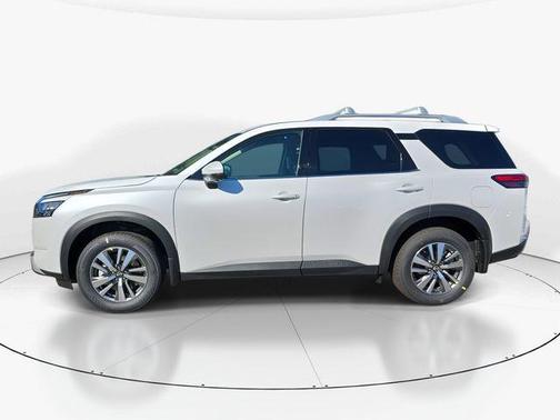 2025 Nissan Pathfinder SL FWD