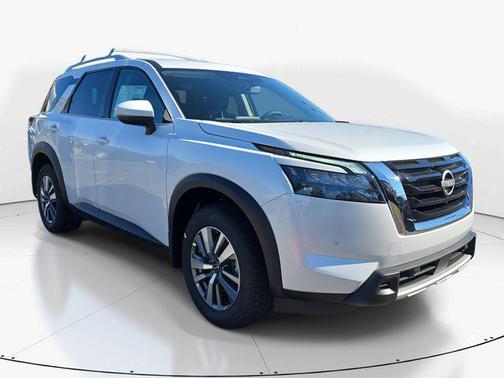 2025 Nissan Pathfinder SL FWD