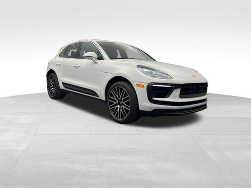 2023 Porsche Macan Base