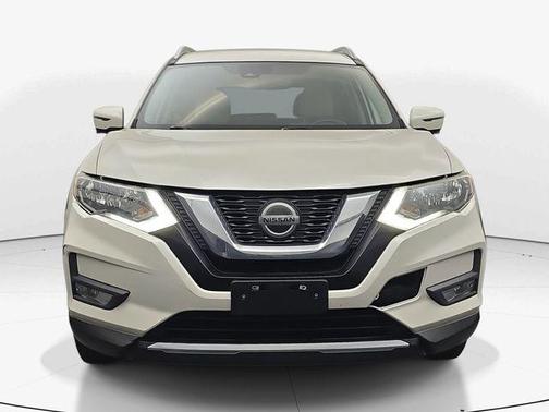 Pearl White 2018 Nissan Rogue SL