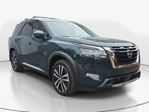2024 Nissan Pathfinder Platinum FWD