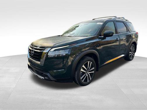 2024 Nissan Pathfinder Platinum FWD