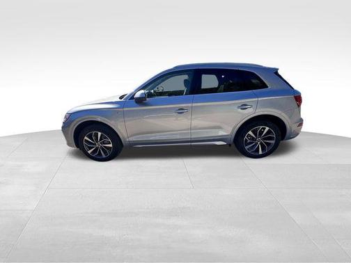 2022 Audi Q5 45 S line Premium Plus